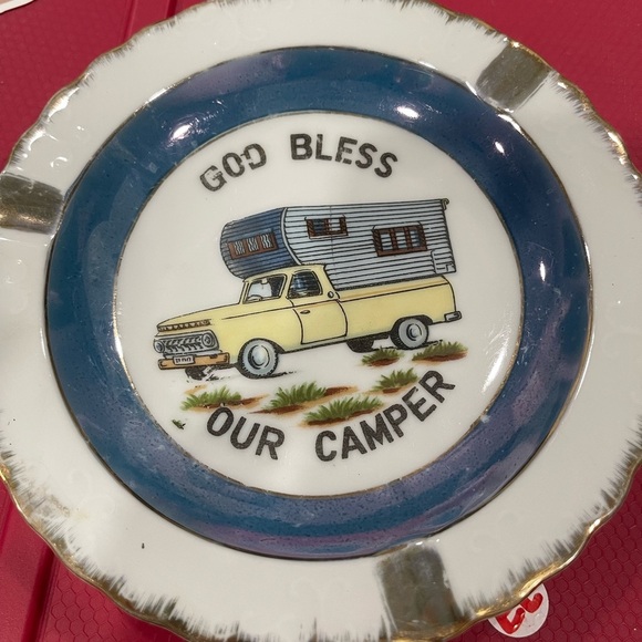 Vintage ashtray, God bless our camper🥰put your change in it or trinkets🤔 - Picture 3 of 3